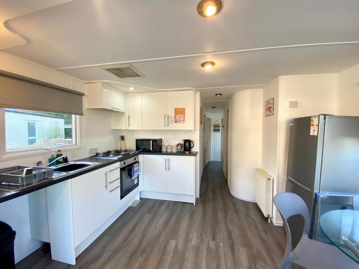 Elletson Park Wood Fired Hot Tubs, Caravans & Pods Pilling Exterior foto